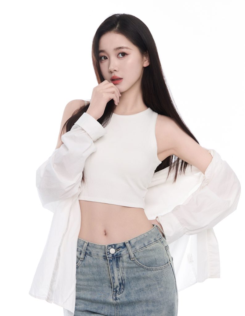 图片[4]_9P美女李瑜白色无袖短上衣 牛仔裤穿搭 完美小蛮腰写真图集_次元岛