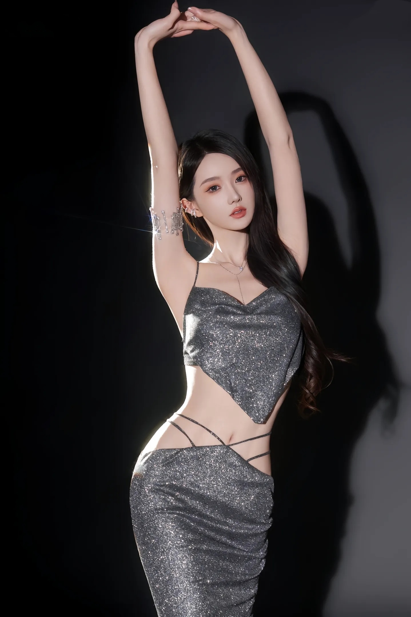 5P高挑美女性感连体裙 显完美身材写真 出席晚会的必备穿搭 手机壁纸_次元岛