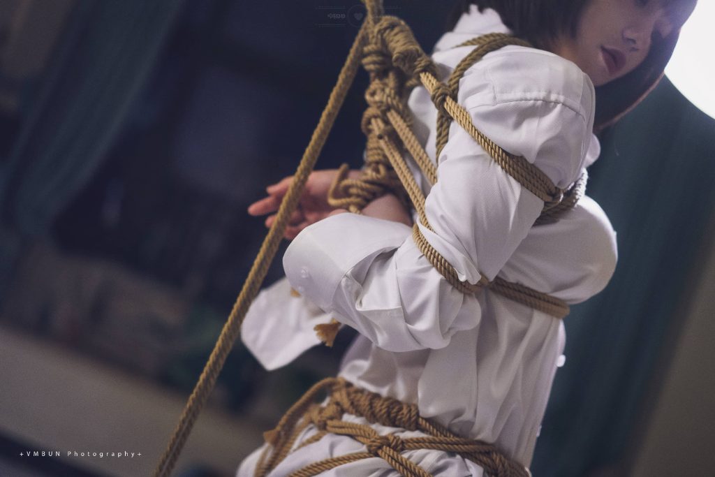 图片[1]_27P啊日日 Cosplay 吊挂式后辈 SM捆绑写真NO.003_次元岛