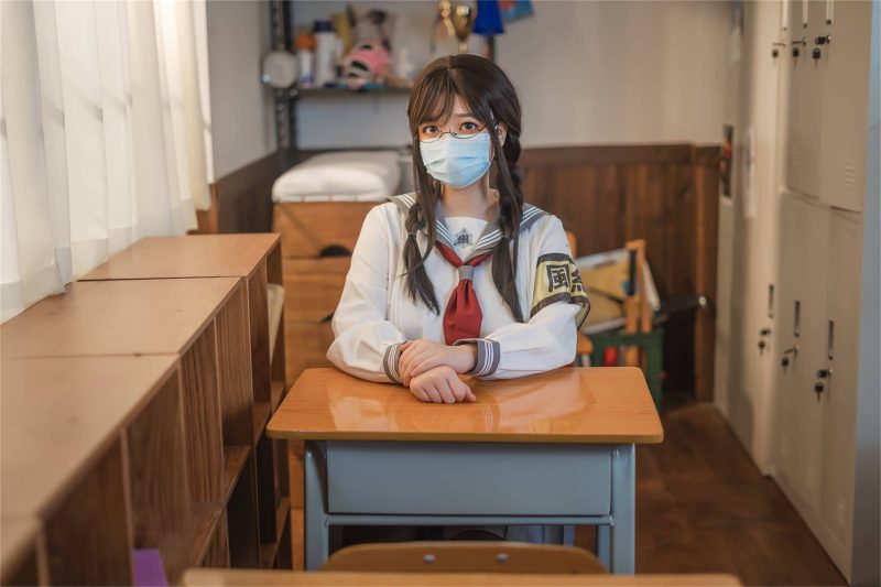 51P 啊日日_Ganlory 放课后风纪 教室 课桌 丝袜 学生装写真NO.015_次元岛