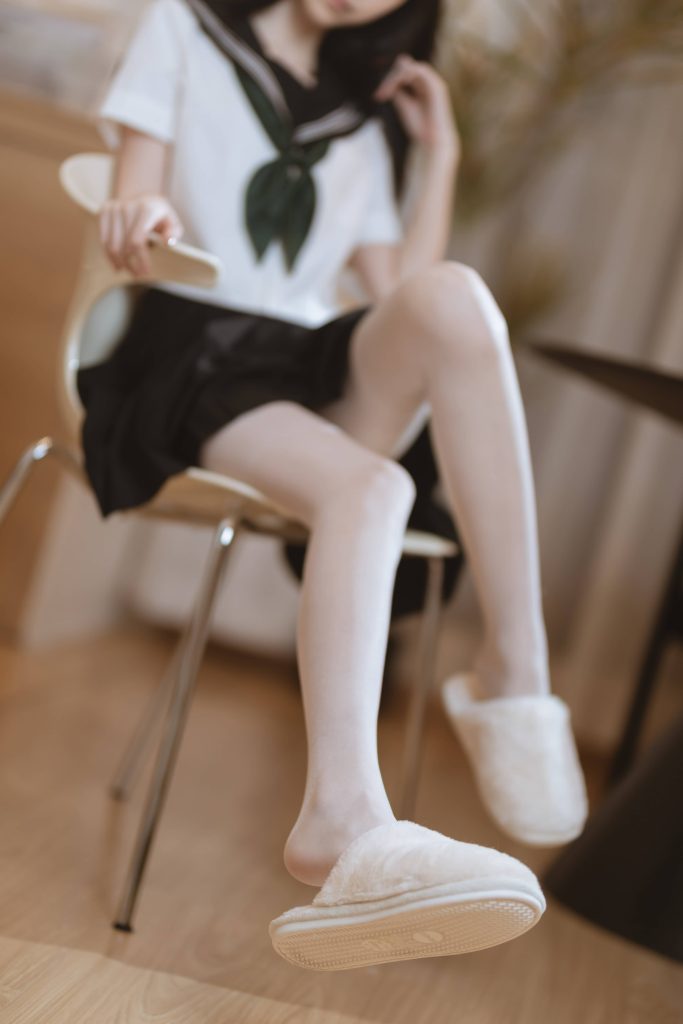图片[4]_40P许岚LAN 白丝jk 课桌 教室 高清美女图片NO.019_次元岛