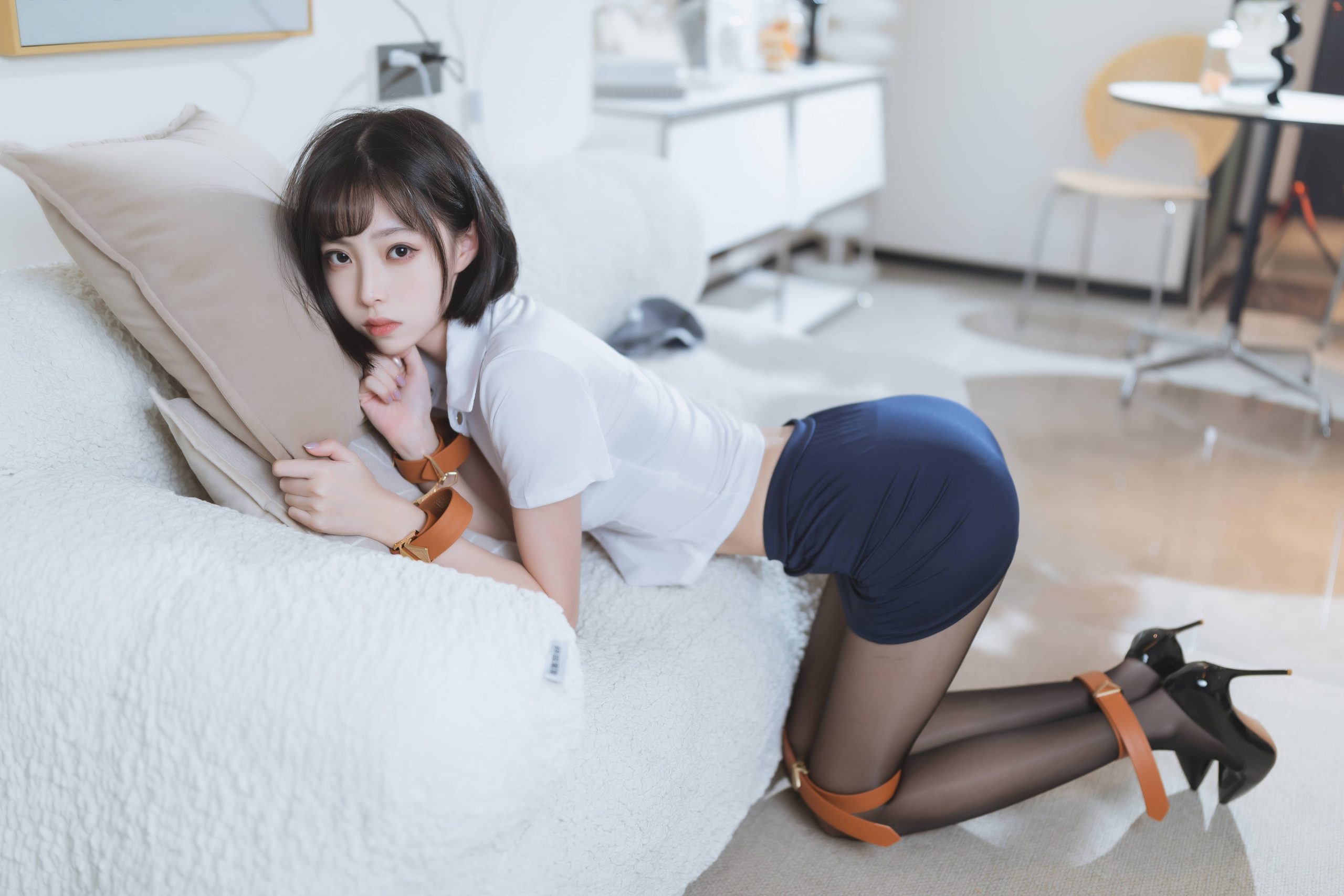 61P+5视频许岚LAN 束缚黑丝 职业装 cos视频NO.020_次元岛