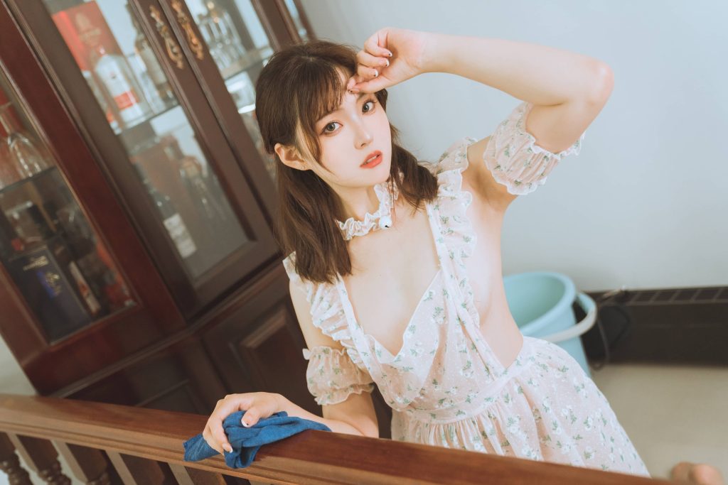 图片[2]_55PNatsuko夏夏子 碎花围裙 高清美女图片NO.078_次元岛