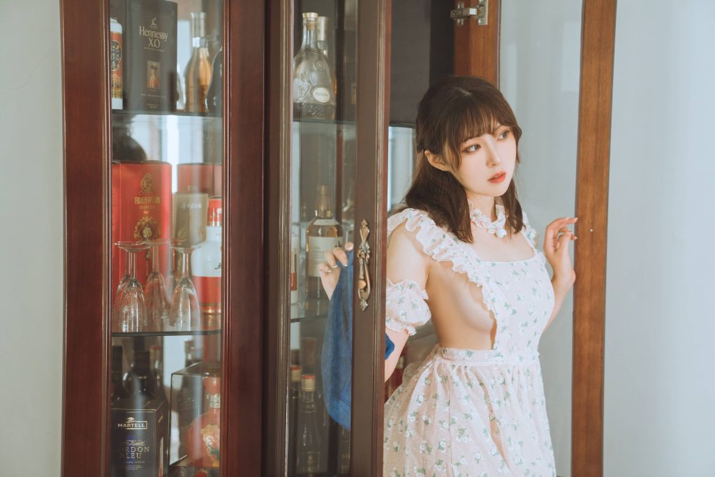图片[1]_55PNatsuko夏夏子 碎花围裙 高清美女图片NO.078_次元岛