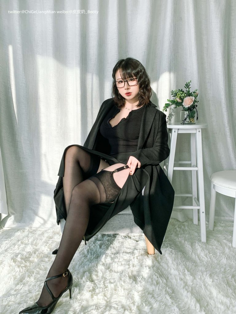 图片[1]_120P皮皮奶 黑色高岭OL自拍 NO.011_次元岛