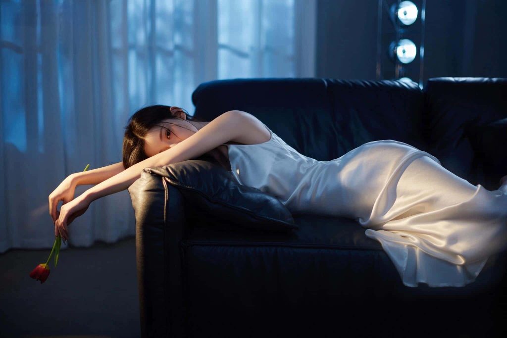 图片[4]_9P吊带睡裙美女一个人沙发氛围感写真图片_次元岛