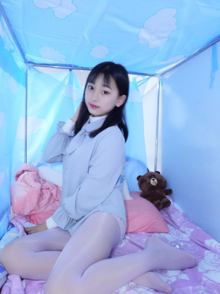 图片[3]_85P蓓蓓 宿舍彩色丝袜 玉足壁纸2k 高清美女图片 手机壁纸图片_次元岛