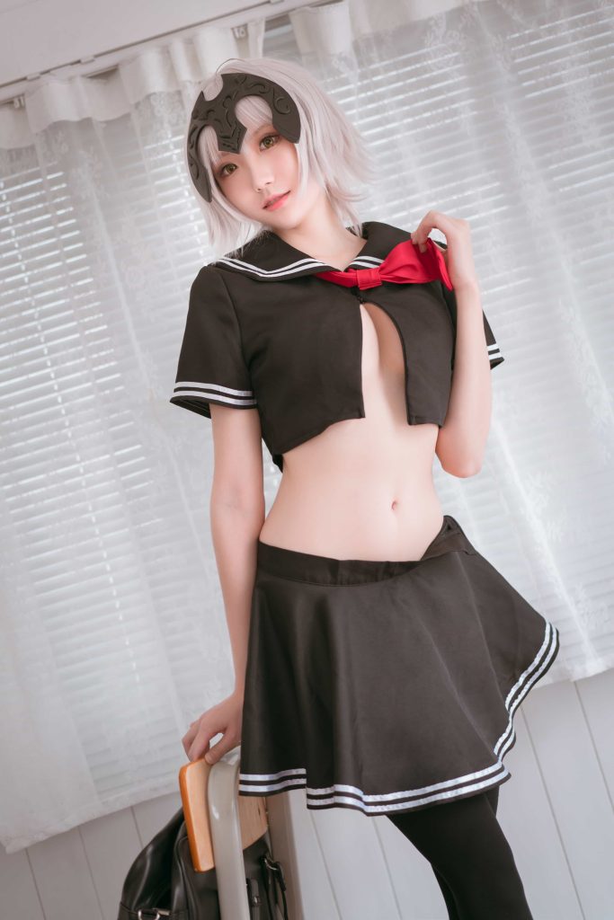 图片[3]_13P瓜希酱 黑贞德 校服 cosplay图片 手机壁纸NO.012_次元岛
